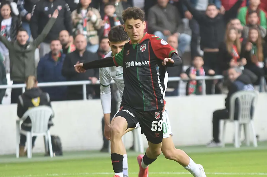 Trabzonspor, yeni Arda Güler'i almaya gidiyor! Bonservis bedeli ortaya çıktı - 2 Trabzonspor, yeni Arda Güler'i almaya gidiyor! Bonservis bedeli ortaya çıktı - 2