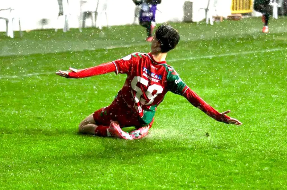 Fenerbahçe'den yeni sezonun ilk transferi: Anlaşmanın tüm detayları netleşti - 2