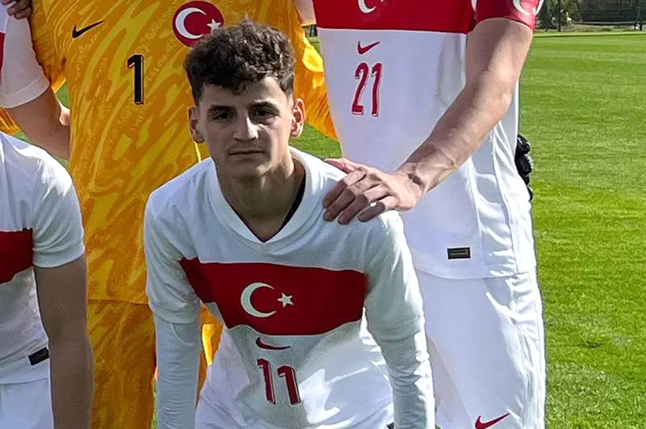 Fenerbahçe'den yeni sezonun ilk transferi: Anlaşmanın tüm detayları netleşti - 3