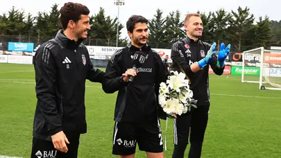 Beşiktaş, kaptanına kavuştu: Necip Uysal'a çiçekli ve alkışlı karşılama