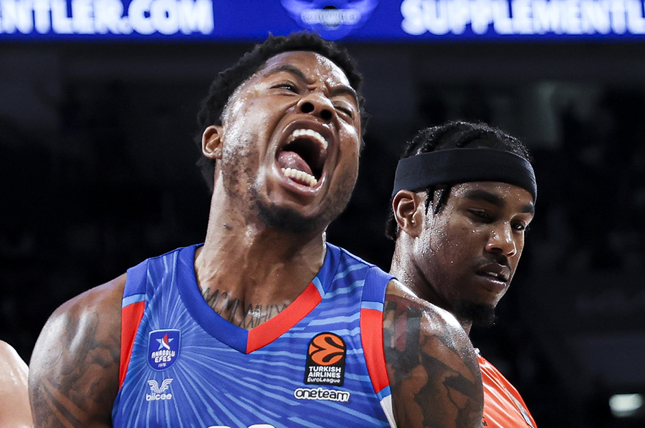 Anadolu Efes, THY EuroLeague'deki 300. galibiyetini aldı