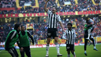 "Gurur ve Utanç" Spor yazarları Beşiktaş için ne dedi?