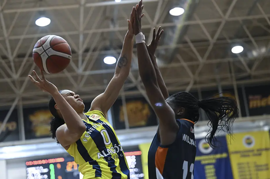 Fenerbahçe şampiyonluk kupasını kaldırdı - 15 Fenerbahçe şampiyonluk kupasını kaldırdı - 15