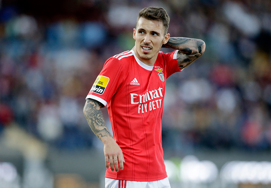 Galatasaray'ın gündeminde yer alıyordu: Sol bek Alejandro Grimaldo'nun yeni adresi belli oldu