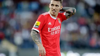 Galatasaray'ın gündeminde yer alıyordu: Sol bek Alejandro Grimaldo'nun yeni adresi belli oldu