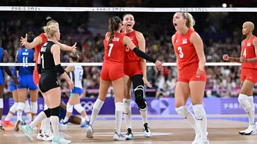 SON DAKİKA | 2026 Kadınlar Avrupa Voleybol Şampiyonası Türkiye'de yapılacak