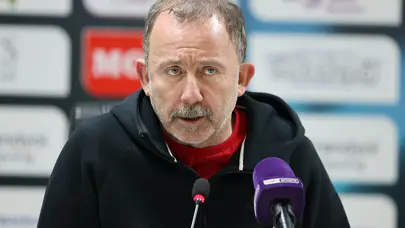 Sergen Yalçın, Fenerbahçe'den ayrılacak 3 futbolcunun adını verdi: "Seneye bunlar olmaz, mümkün değil"