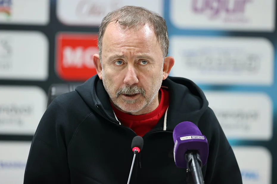 Sergen Yalçın "çözüm teklifim" dedi ve VAR için görülmemiş öneri sundu - 1 Sergen Yalçın "çözüm teklifim" dedi ve VAR için görülmemiş öneri sundu - 1
