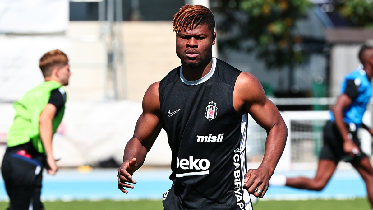 Beşiktaş'ta Emmanuel Agbadou, Slovakya kampına katıldı