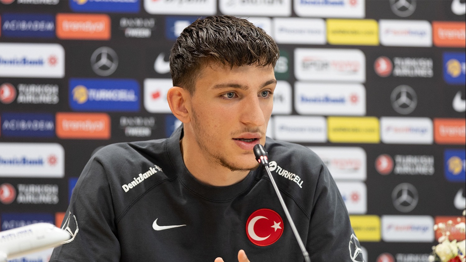 Ahmetcan'dan Olay Hollanda İtirafı: 'Yağmur Yağıyordu, Dönerim Sandım!'