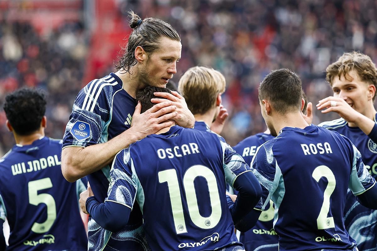 Aslan'ın Rakibi Ajax, Twente'ye 7 Dakikada 'Hadi Geçmiş Olsun' Dedi!