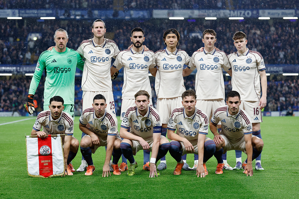 Ajax'ta 'Havai Fişekli' Prova: Puanlar da Gitti, Kafalar da Karıştı!