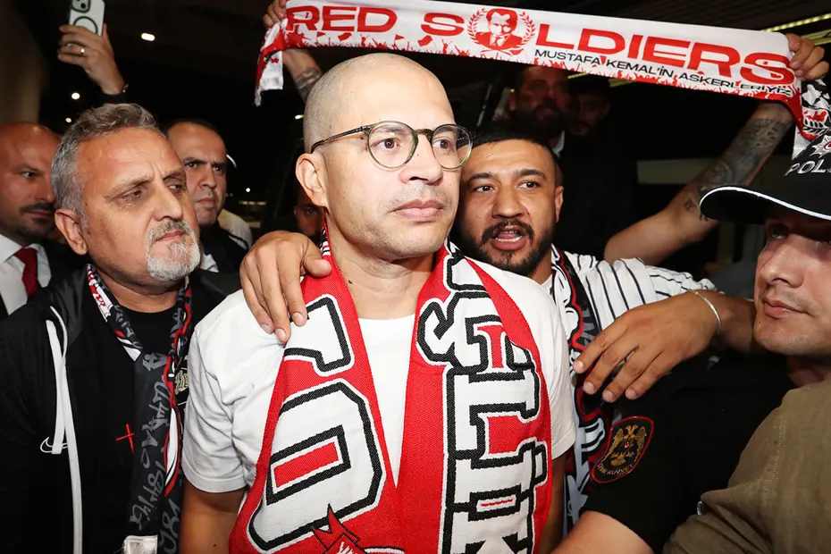 Alex de Souza'yı çıldırtan itaatsizlik: Penaltı atışı sırasında yaşananlar Brezilya'yı salladı - 2 Alex de Souza'yı çıldırtan itaatsizlik: Penaltı atışı sırasında yaşananlar Brezilya'yı salladı - 2