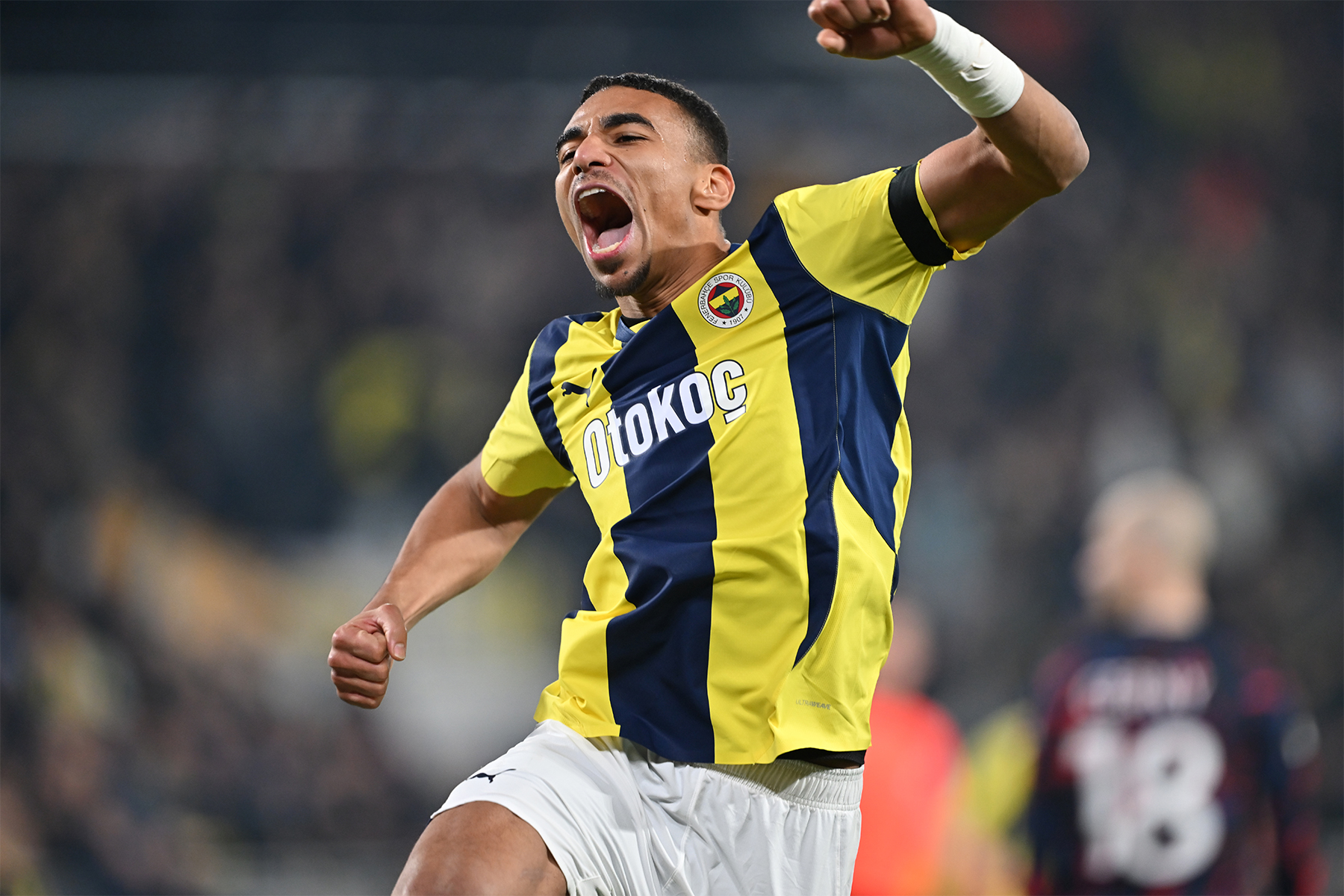 Fener'de Kapı Açık Kalmış: Djiku da Rusya'ya Kaçtı!