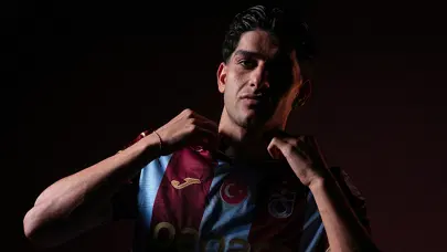 Trabzonspor, transferin bitimine dakikalar kala yeni forvetini açıkladı Trabzonspor, transferin bitimine dakikalar kala yeni forvetini açıkladı