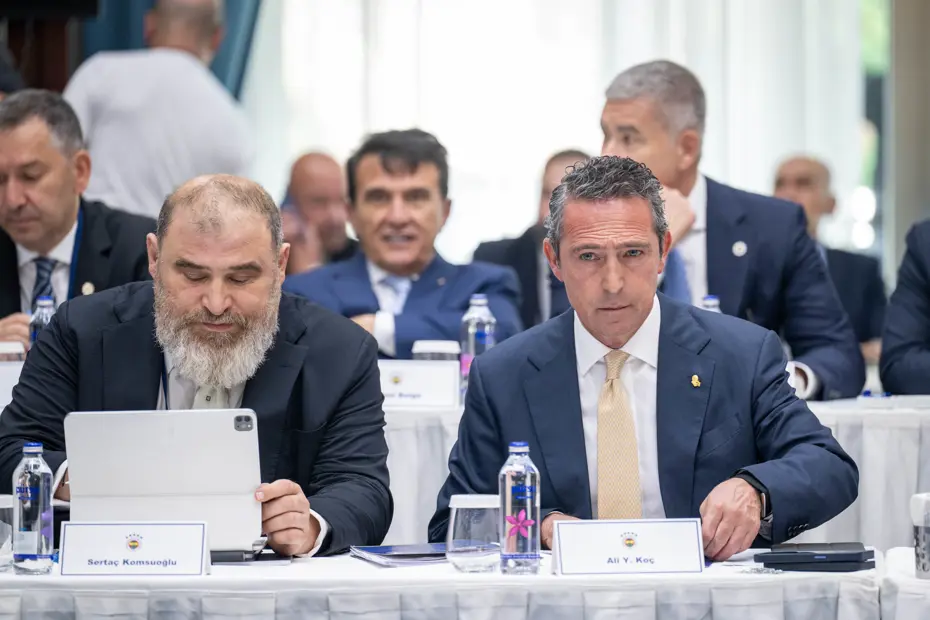 Fenerbahçe'de kritik toplantı sona erdi: 4 hoca adayı ortaya çıktı - 3 Fenerbahçe'de kritik toplantı sona erdi: 4 hoca adayı ortaya çıktı - 3