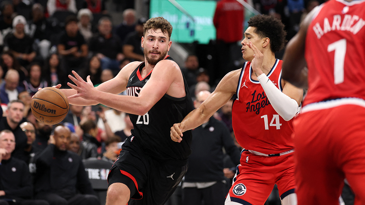 Alperen Şengün "double-double" yapsa da Rockets 20 sayı fark yedi