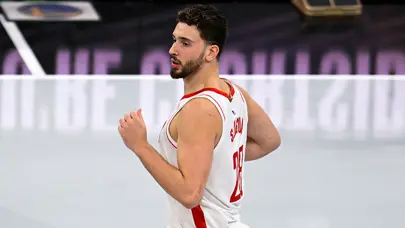 Alperen Şengün'den farklı galibiyete "double-double" katkısı