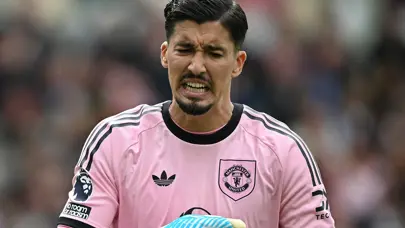 Manchester United'dan Beşiktaş'a jet Altay Bayındır yanıtı: Kaleci transferinde zamana karşı yarış