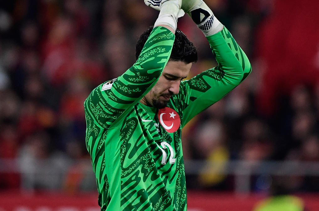 "İlk transfer Altay Bayındır" | Sporun manşetleri