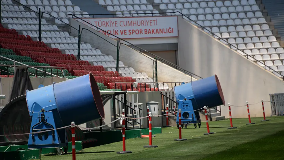 Amedspor'un stadı bambaşka bir kimliğe büründü! Yenileme çalışmaları sonrası son hali - 9