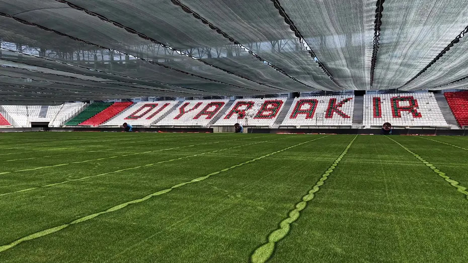 Amedspor'un stadı bambaşka bir kimliğe büründü! Yenileme çalışmaları sonrası son hali - 6
