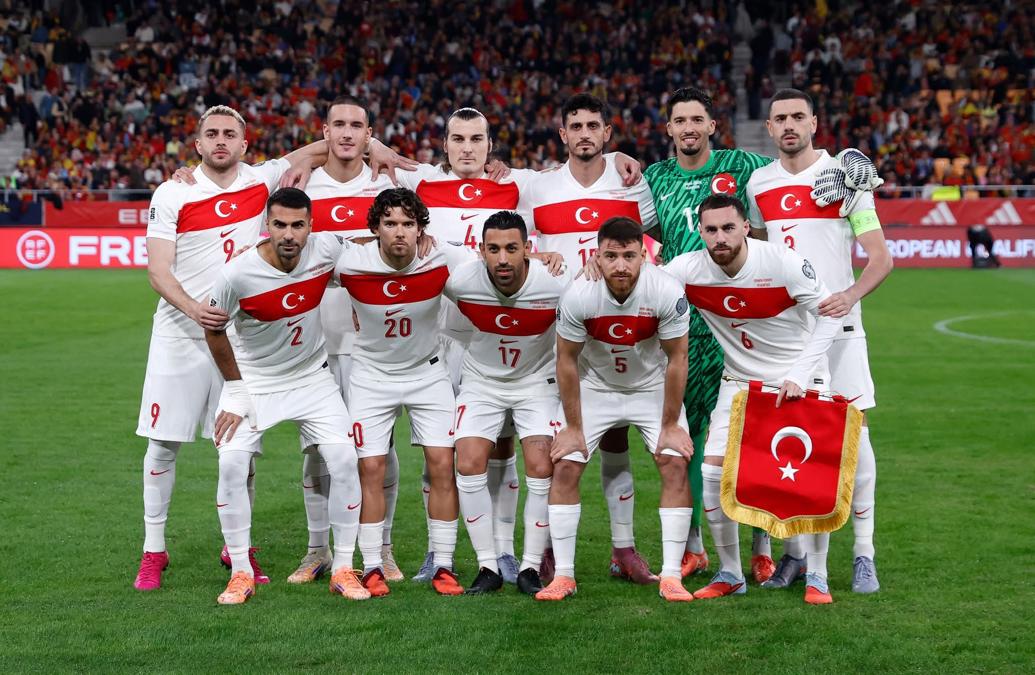 Galatasaray, Leao sonrası 2 milli futbolcuyu bitiriyor! Bombalar peş peşe