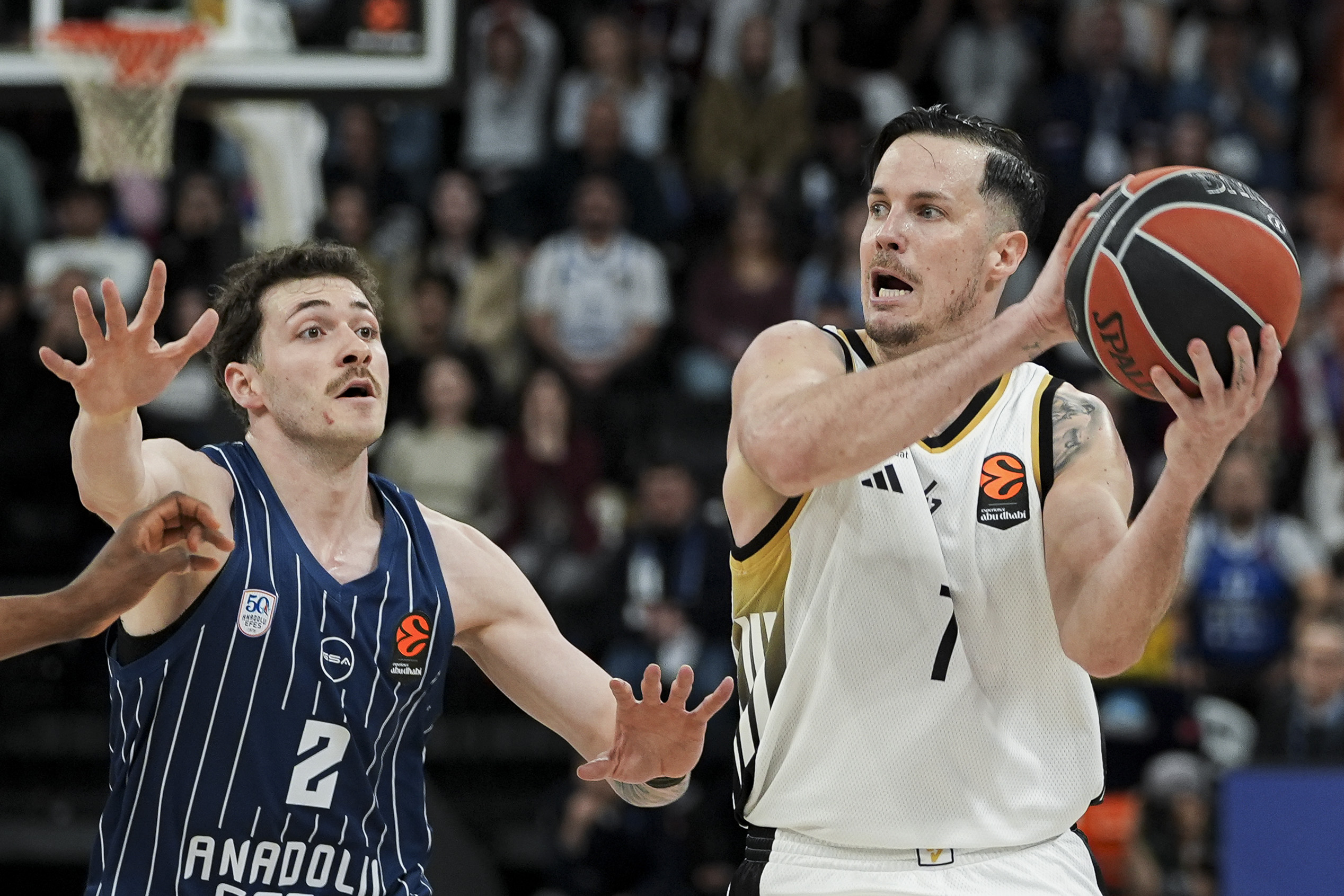 Anadolu Efes'ten EuroLeague'de 21. mağlubiyet