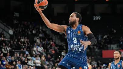 Anadolu Efes son periyotta yıkıldı