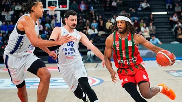 Anadolu Efes, Karşıyaka'yı farklı yendi