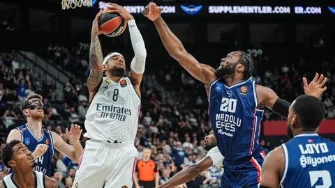 Anadolu Efes evinde Real Madrid'e geçit vermedi