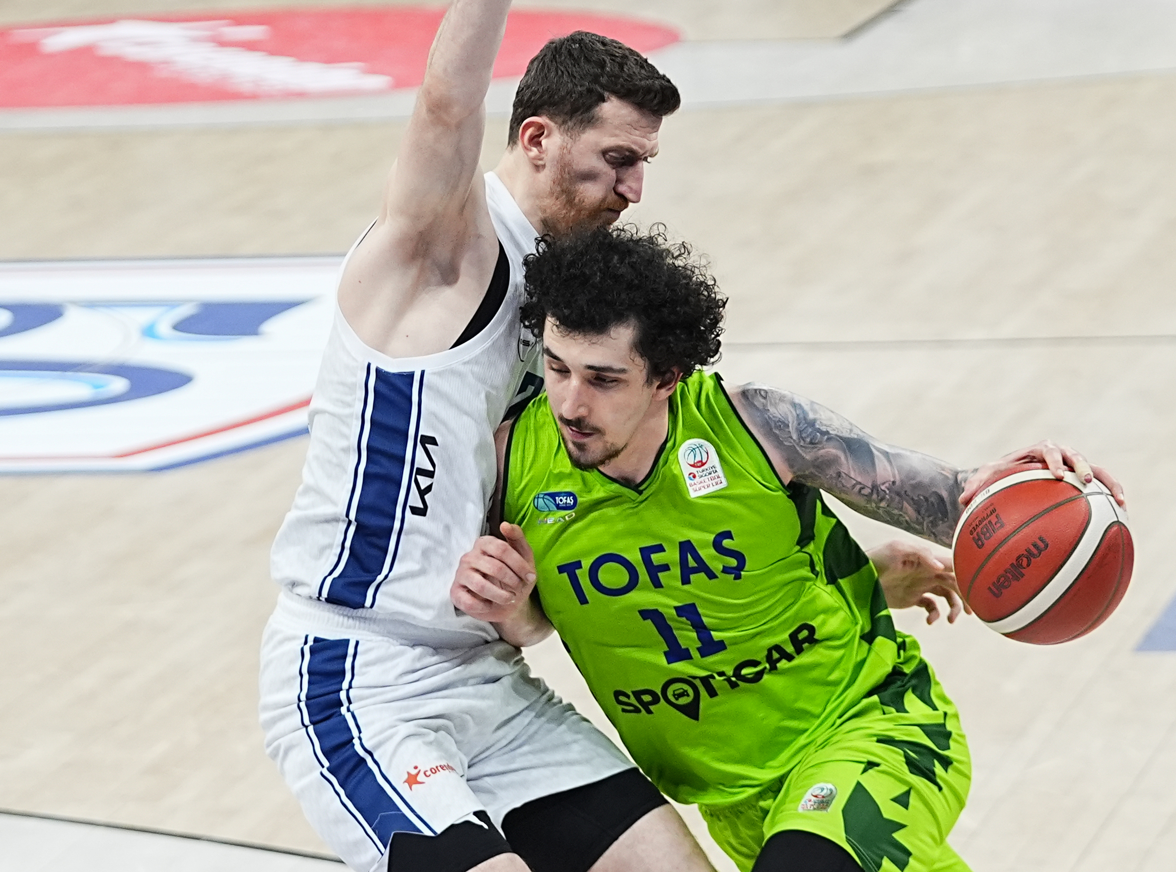Anadolu Efes, Tofaş'ı eli boş gönderdi