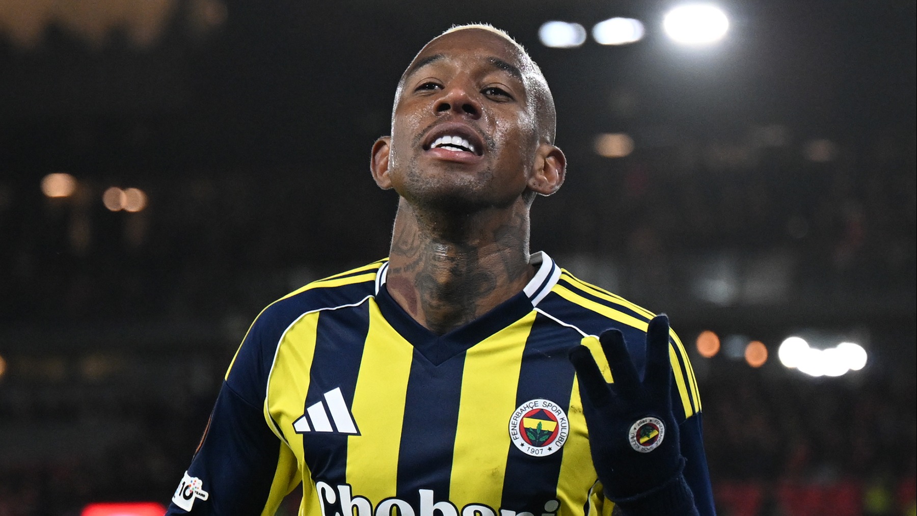 Fener'de Talisca'dan Gönülleri Ferahlatan Açıklama: 'Önce Kupa, Sonra Kontrat!'