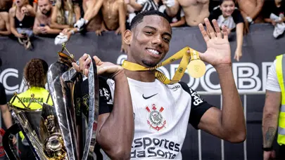 Ve Fenerbahçe, 20'lik Brezilyalı ile görüşmelere başladı! Ocak ayının ilk transferi Ve Fenerbahçe, 20'lik Brezilyalı ile görüşmelere başladı! Ocak ayının ilk transferi