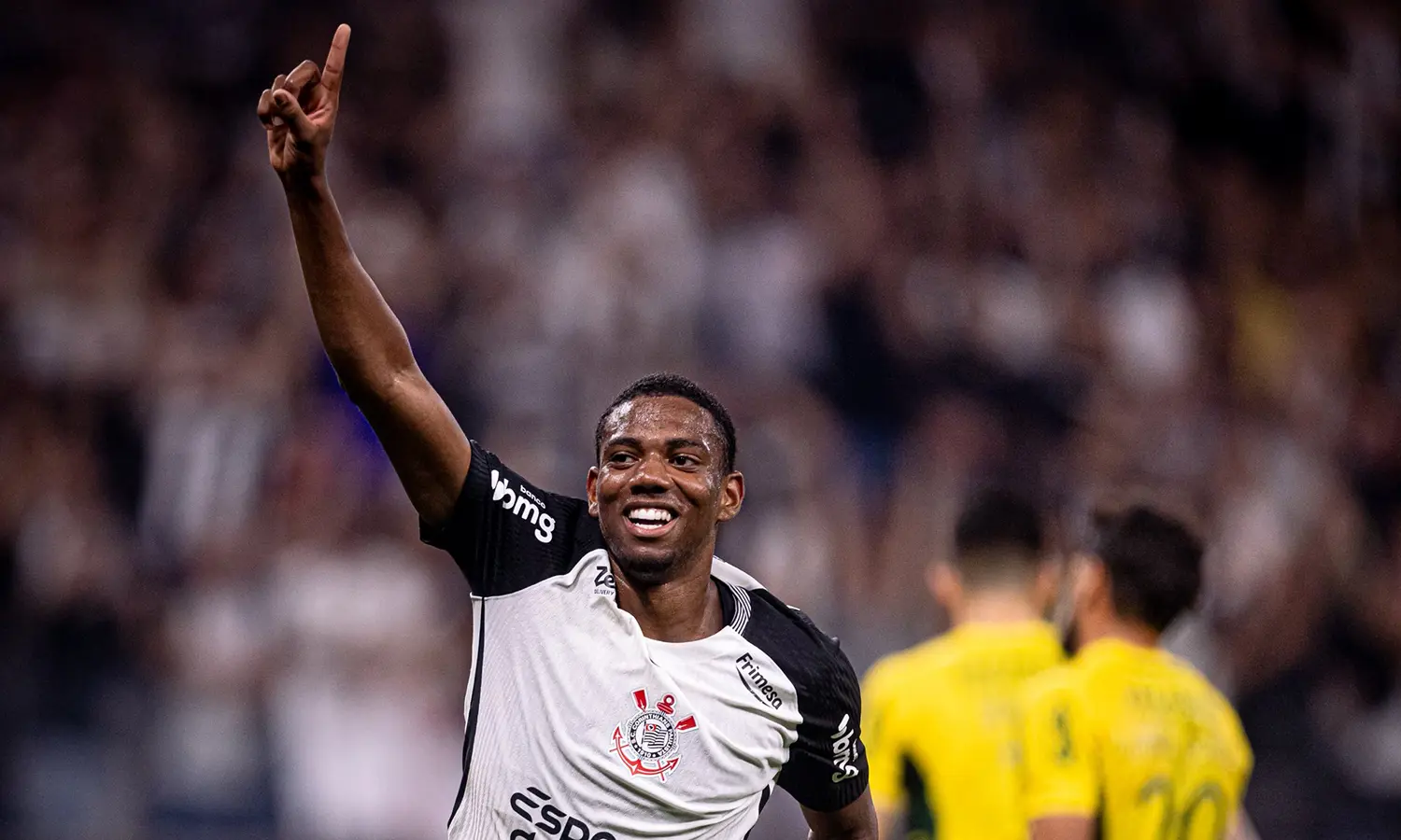 Fenerbahçe'nin Brezilya'dan istediği oyuncuya dev rakip çıktı