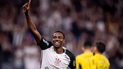 Fenerbahçe'ye transferde dev rakip! Transfer bitmeye çok yakın Fenerbahçe'ye transferde dev rakip! Transfer bitmeye çok yakın