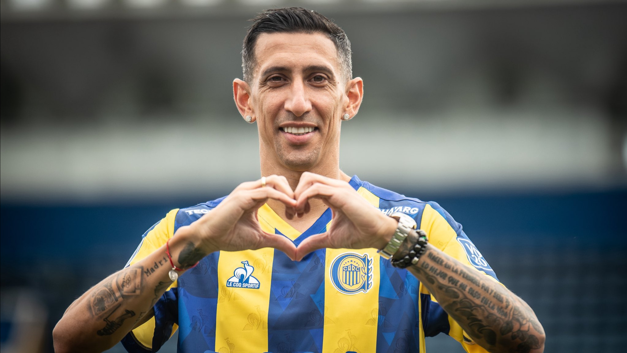 Angel Di Maria imza töreninde gözyaşlarını tutamadı