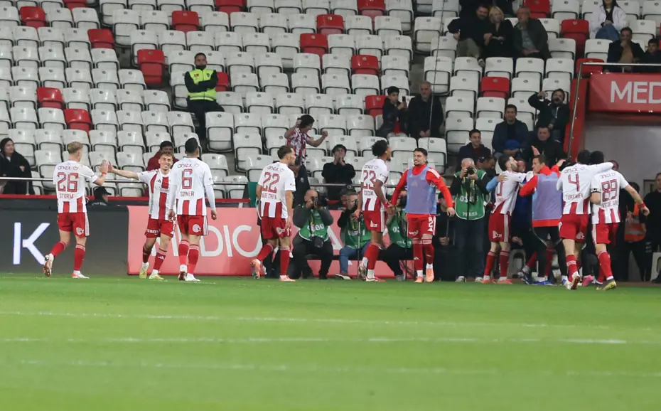 Nihat Kahveci'den Fenerbahçeli oyuncuya çıkış: "Yol alır dersem futboldan anlamıyorum" - 5