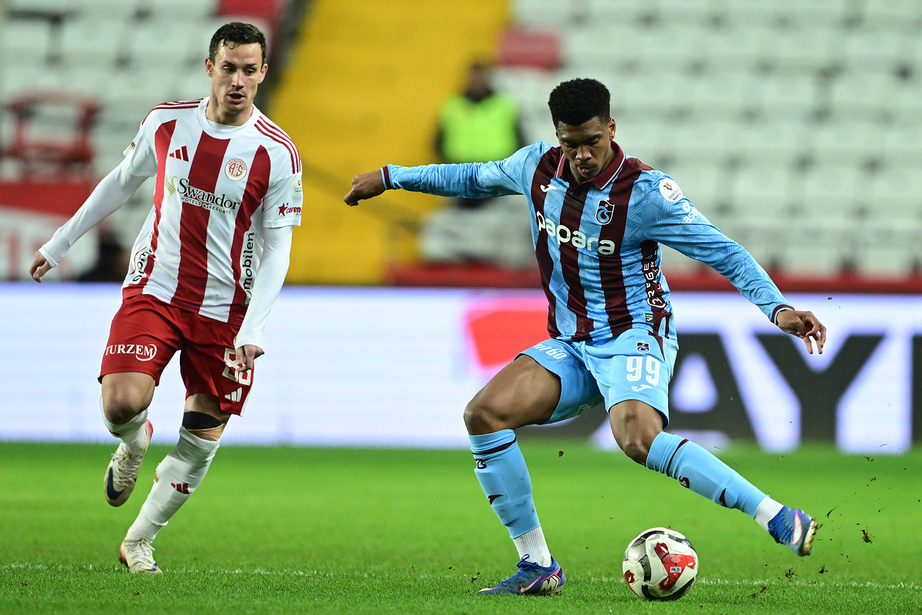 Trabzonspor Antalya'da Futbolu Unuttu, Zirveye 'Canım Sağ Olsun' Dedi!