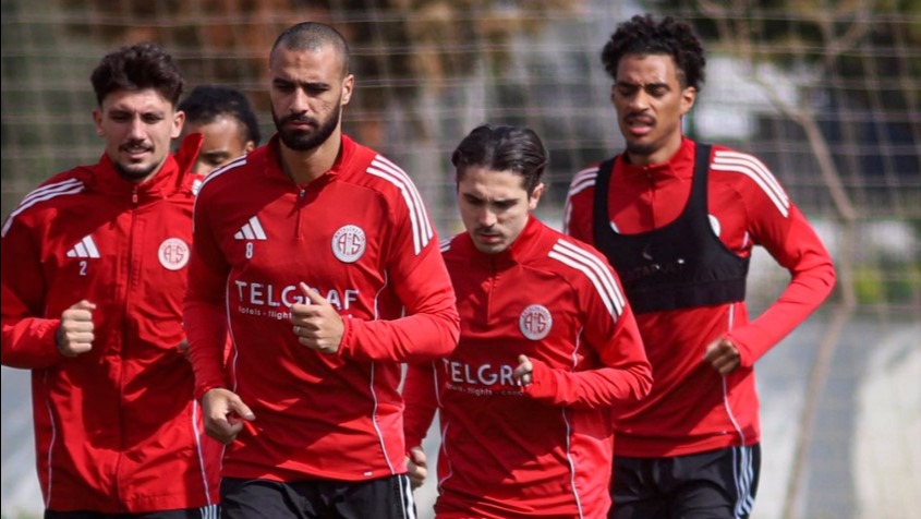 Antalyaspor'da Cuesta ve Ceesay cezalı