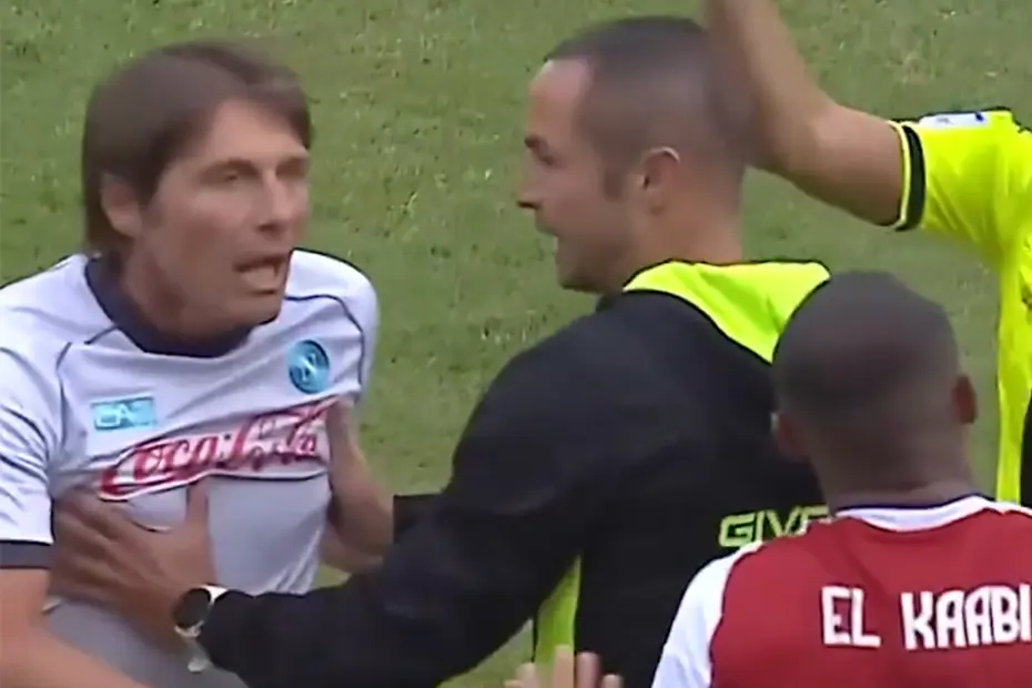 Hazırlık maçında Antonio Conte'nin çıldırdığı anlar: Sahaya daldı ve Süper Lig'in eski yıldızının üzerine yürüdü - 6