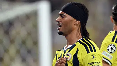 Aston Villa maçına saatler kala Archie Brown'dan transfer açıklaması geldi Aston Villa maçına saatler kala Archie Brown'dan transfer açıklaması geldi