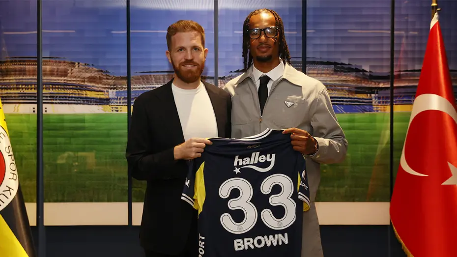 Archie Brown "Artık bu bir sır değil" dedi ve açıkladı - 3 Archie Brown "Artık bu bir sır değil" dedi ve açıkladı - 3