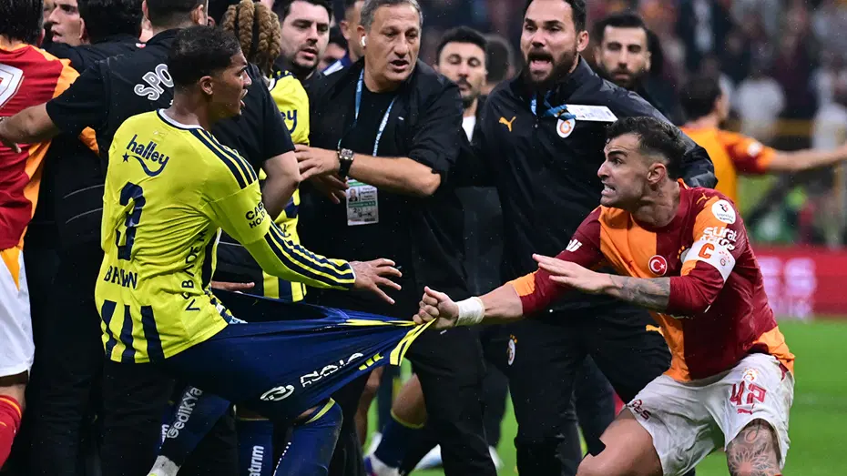 Kavga sonrası Archie Brown ve Abdülkerim Bardakcı'dan anında olay açıklama geldi - 3 Kavga sonrası Archie Brown ve Abdülkerim Bardakcı'dan anında olay açıklama geldi - 3