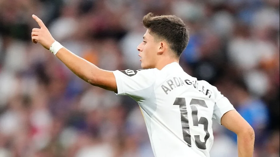 Arda Güler'in maç sonu hakeme hareketi olay oldu: Görüntü ortaya çıktı, "Yüzde 100" yazarak manşetten verdiler - 1