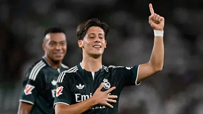 Ve Arda Güler resmen açıklandı! Türk futbol tarihine geçen rekor bedel tescillendi Ve Arda Güler resmen açıklandı! Türk futbol tarihine geçen rekor bedel tescillendi