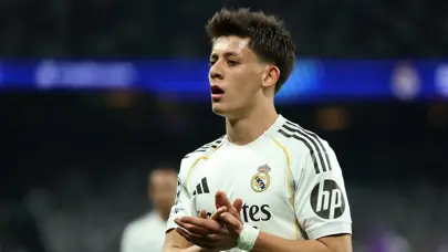 Dünya Arda Güler'i konuşuyor! Maç biter bitmez açıklama geldi, yer yerinden oynadı Dünya Arda Güler'i konuşuyor! Maç biter bitmez açıklama geldi, yer yerinden oynadı