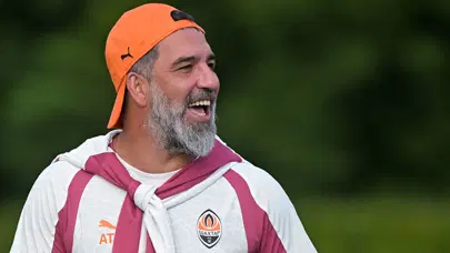 Sezona mükemmel başlangıç: Arda Turan'ın Shakhtar'ı 30 saniyede maçı kazandı Sezona mükemmel başlangıç: Arda Turan'ın Shakhtar'ı 30 saniyede maçı kazandı