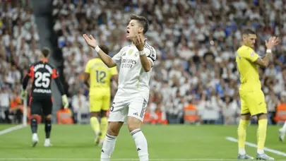 Arda Güler'in maç sonu hakeme hareketi olay oldu: Görüntü ortaya çıktı, "Yüzde 100" yazarak manşetten verdiler