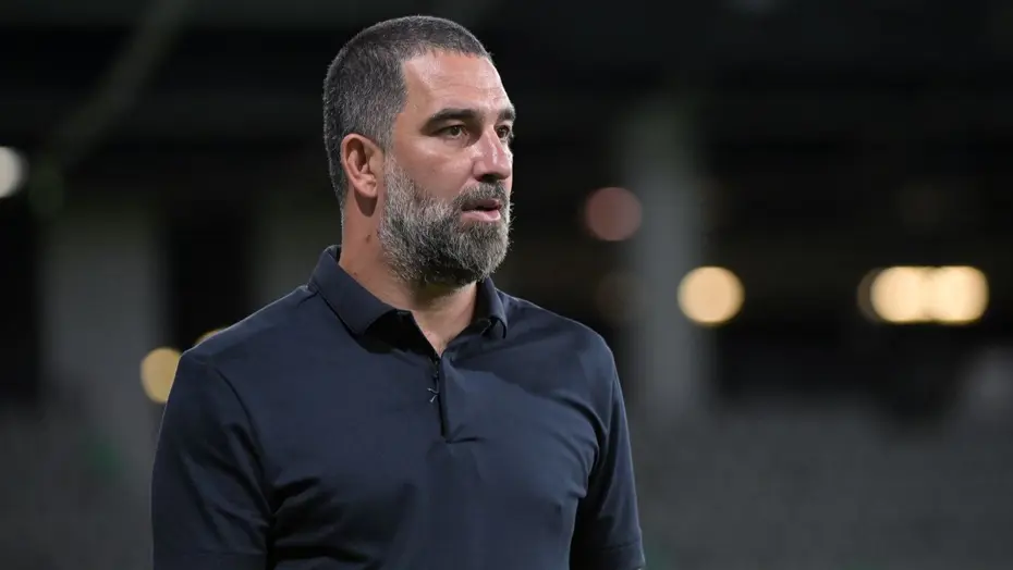 Shakhtar'la ilk resmi maçında ülke gündemine oturan Arda Turan'a "Korkuyor musun?" diye sordular: Net cevap verdi - 3